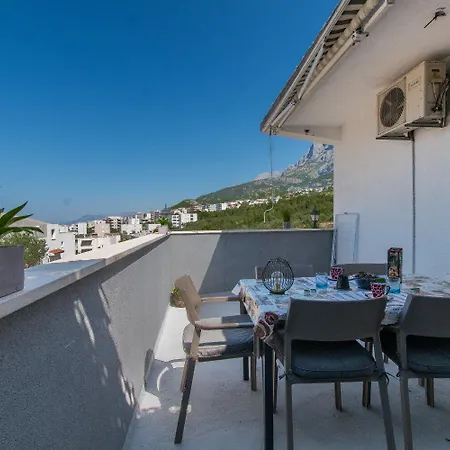 Vese - Quiet Area Apartment Makarska