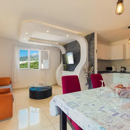 Vese - Quiet Area Apartment
