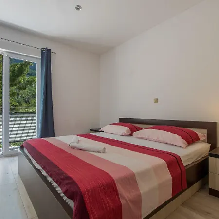 Vese - Quiet Area Apartment *
