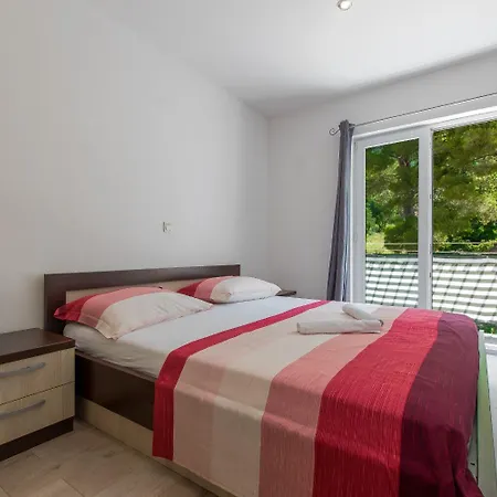 Apartment Vese - Quiet Area Makarska