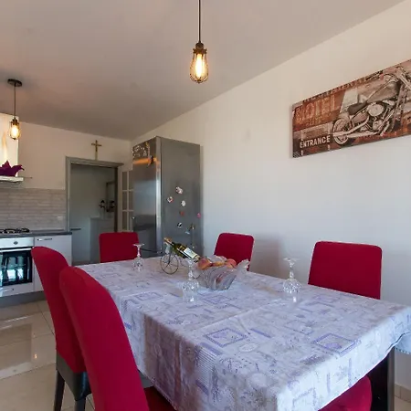 Apartment Vese - Quiet Area *